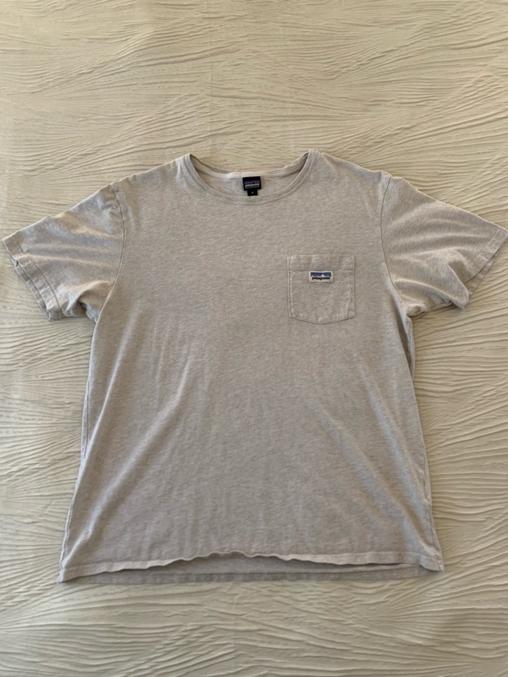 Patagonia Oatmeal/Off White Organic Cotton Pocket T-Shirt, size Medium